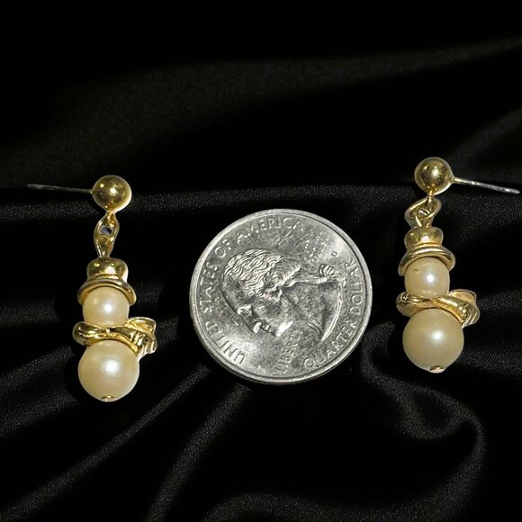 Vintage Avon Pearly Snowman Pierced Earrings - Picture 2 of 3